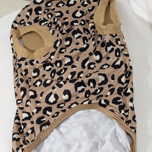 FUAMEY Dog Recovery Suit,Pet Body Suits After Surgery,Lepard Printed Spay Suit - Picture 2 of 3